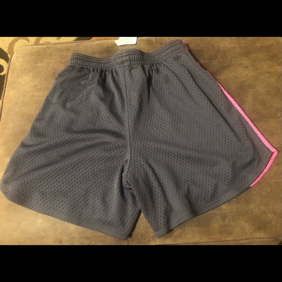 NWT Women’s Gray & Pink Under Armour Shorts—Size Small - Picture 2 of 5